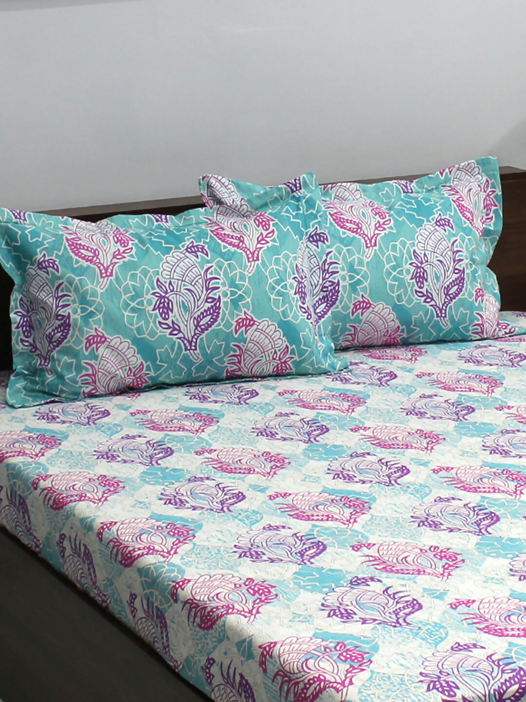 Ivyrose 100% Cotton Multicolor Queen Bedsheet With 2 Pillow Covers
